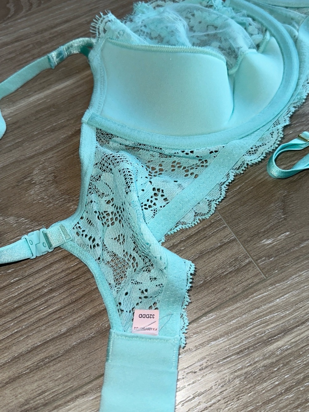 PINK Victoria's Secret Lace Underwire Bra & Thong in Aqua Mint - Picture 8 of 10